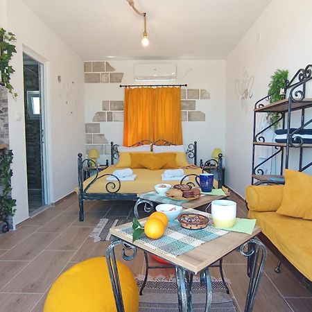 Lustica Apartments 외부 사진