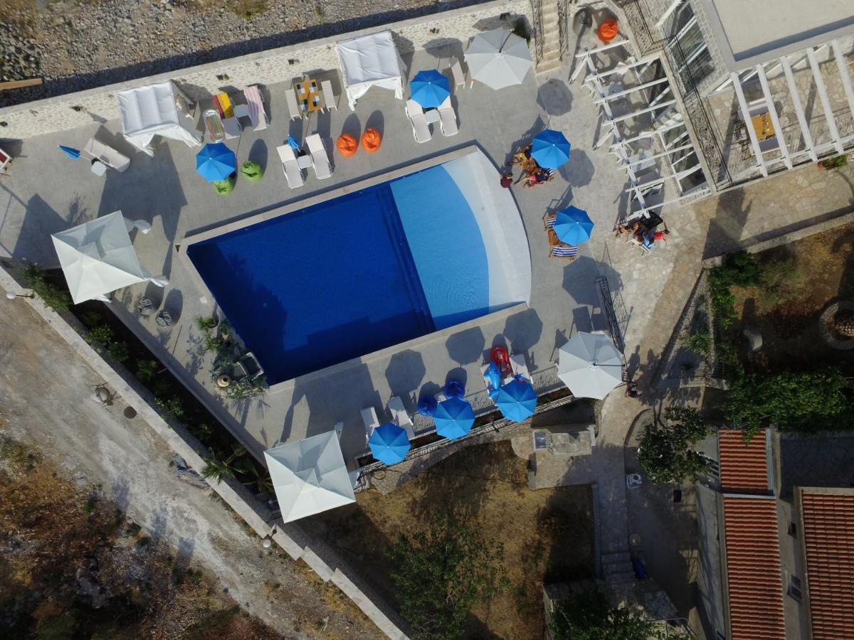 Lustica Apartments 외부 사진