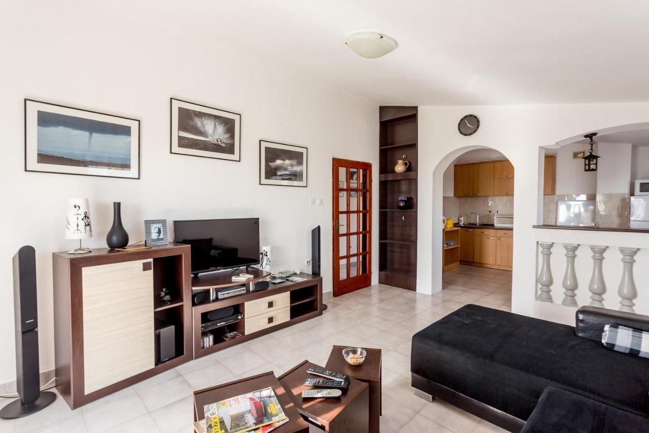 Lustica Apartments 외부 사진