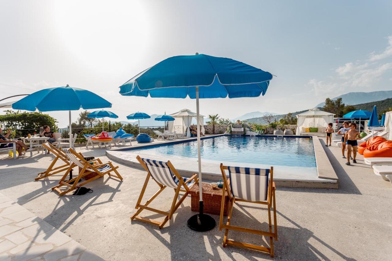 Lustica Apartments 외부 사진