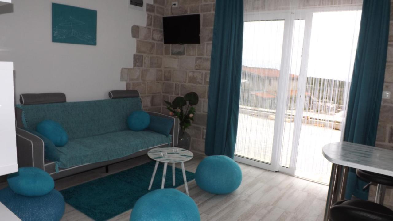 Lustica Apartments 외부 사진
