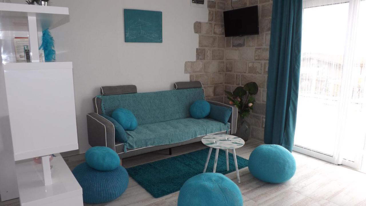 Lustica Apartments 외부 사진