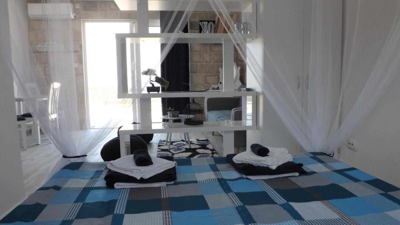 Lustica Apartments 외부 사진