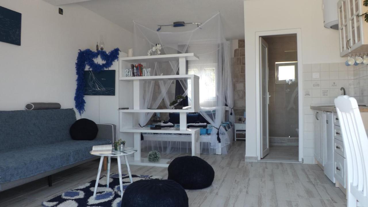 Lustica Apartments 외부 사진
