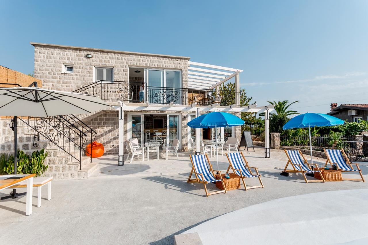 Lustica Apartments 외부 사진